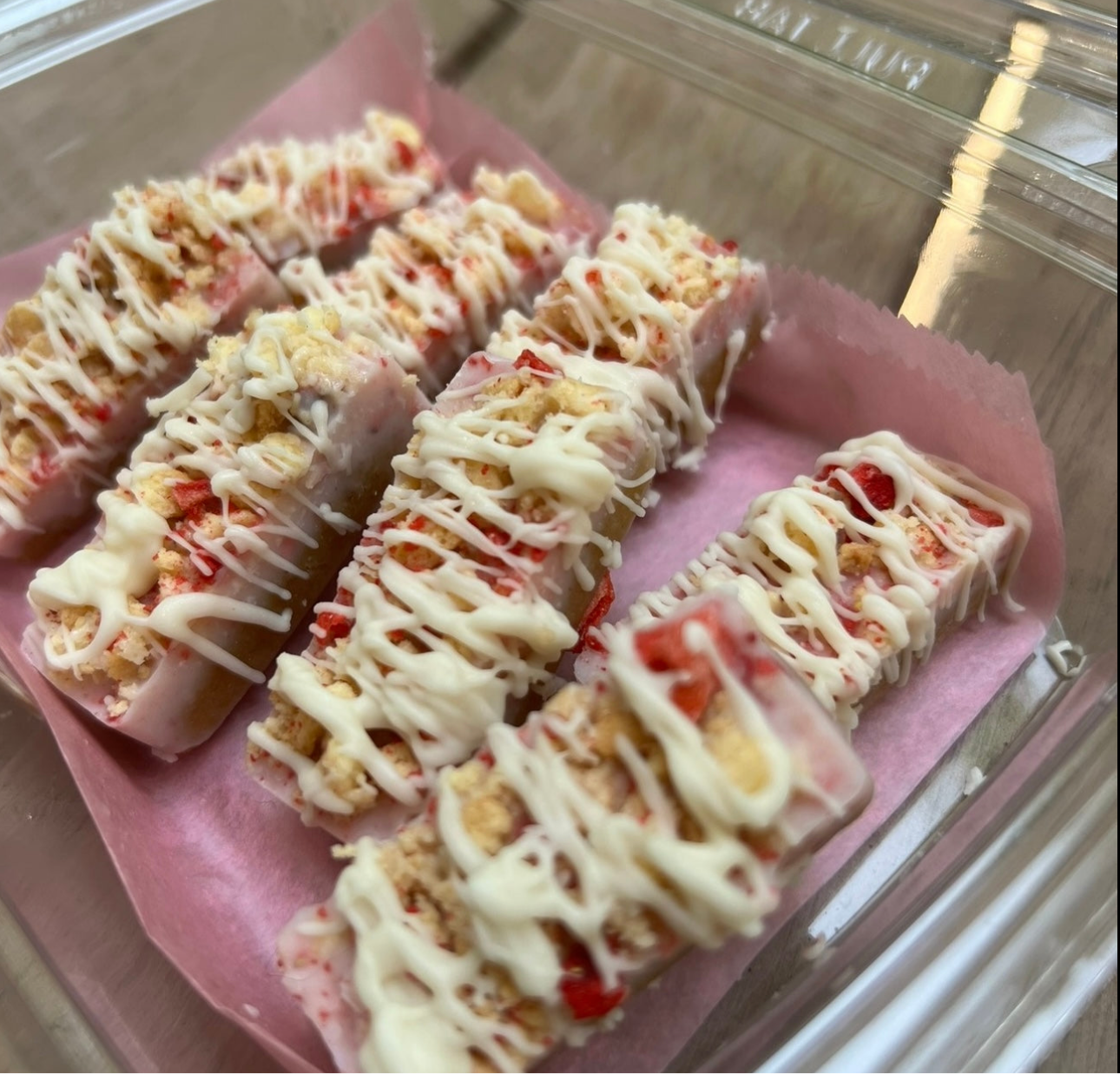 Strawberry shortcake bars